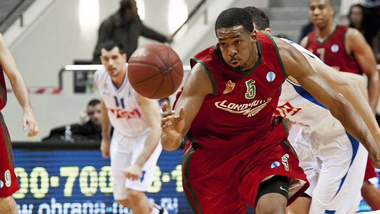 Derrick Brown, el mejor en Eurocup. Rice, Wanamaker, Ford y Schilb le acompañan