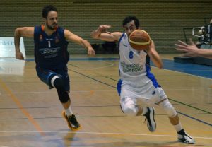 Zengotitabengoa, más madera para Melilla; Guille Justo, un tirador para el Planasa