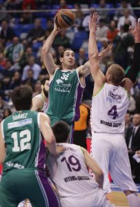 Unicaja entierra el sueño europeo de Laboral Kutxa (93-84)