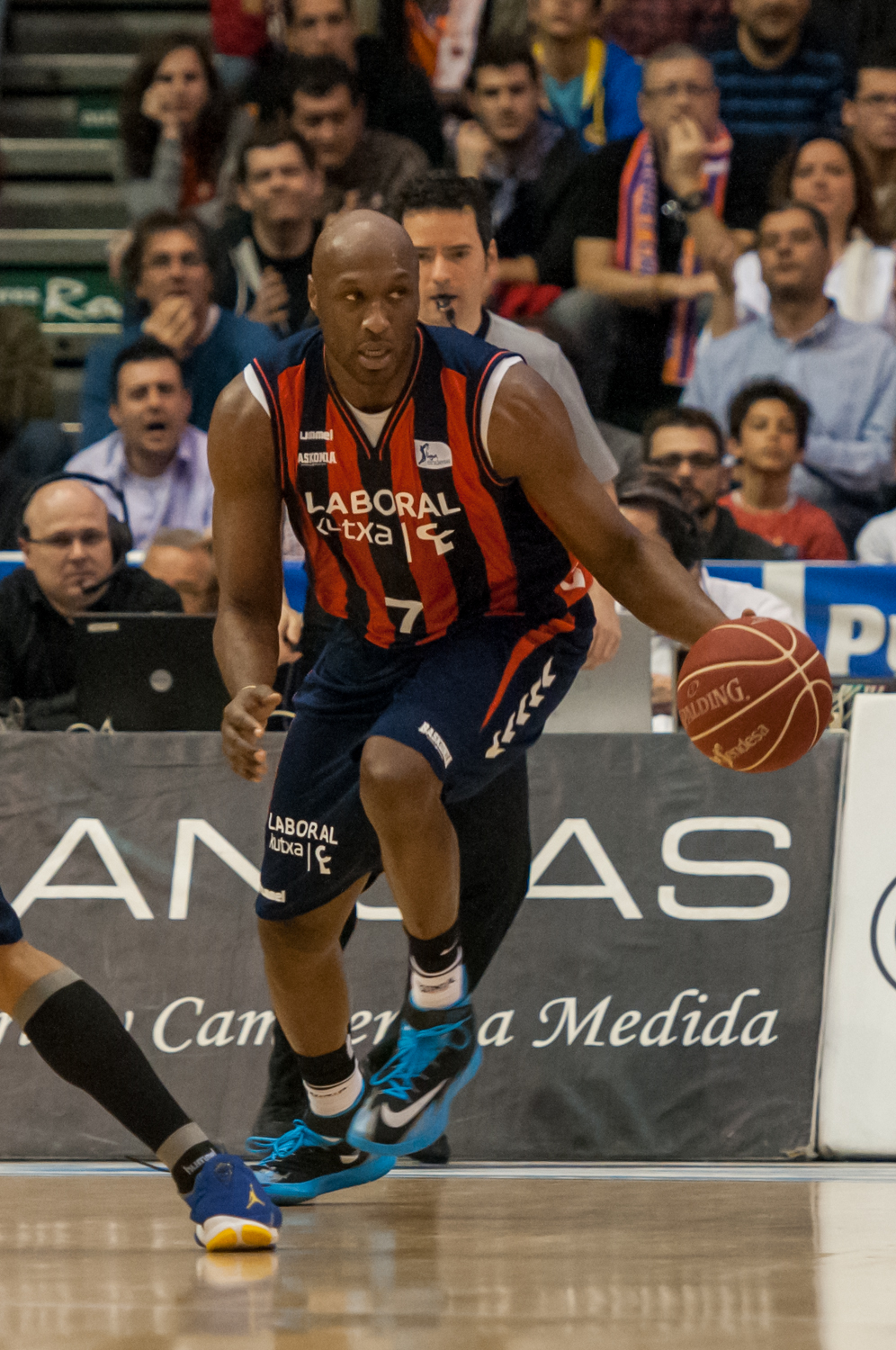 Lamar Odom se debate entre la vida y la muerte  tras ser hallado inconsciente en un burdel