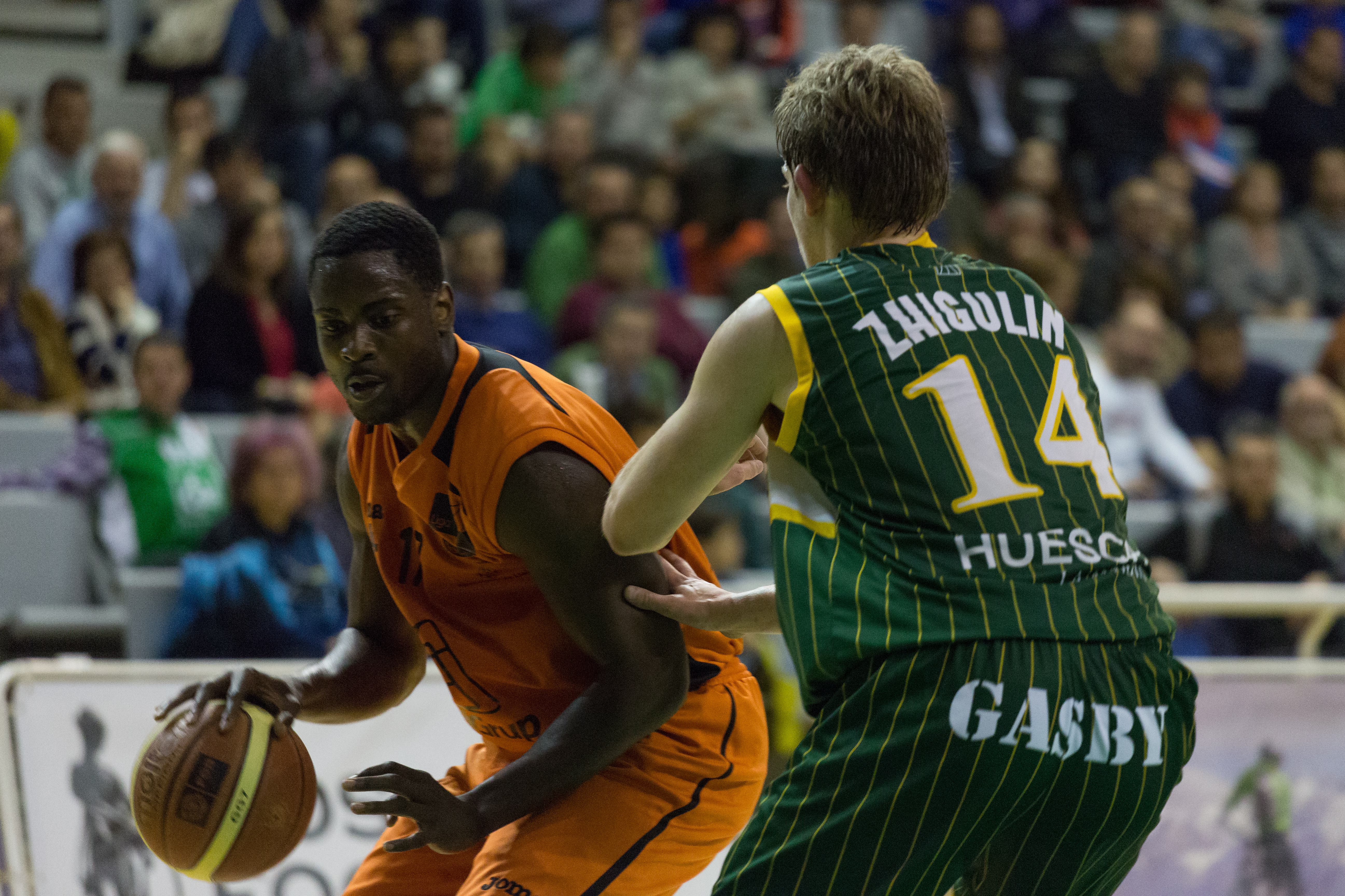 Michael Fakuade cambia Lleida por Palencia