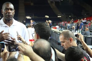 Leslie, Mutombo, Haywood, Bavetta, White y Calipari, nuevos miembros del Hall Of Fame