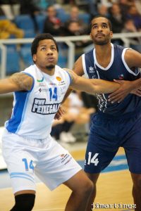 Ike Azotam, potencia y versatilidad para la pintura del Leyma Basquet Coruña