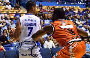 Steven Burtt, cerca del triple-doble con su nuevo equipo en Puerto Rico