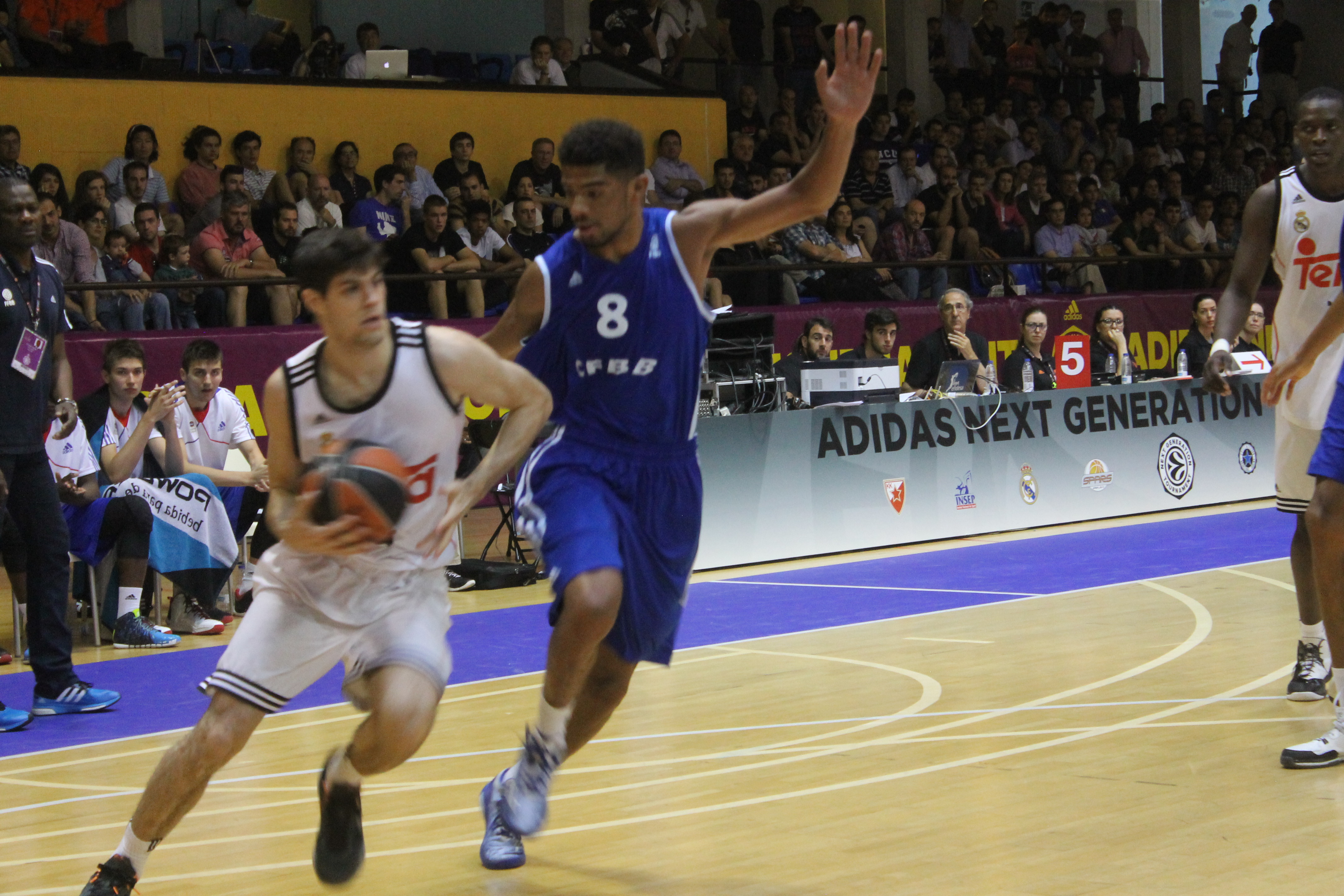 Luka Doncic deja al Real Madrid a un paso de la final del #ANGT, Estrella Roja avisa