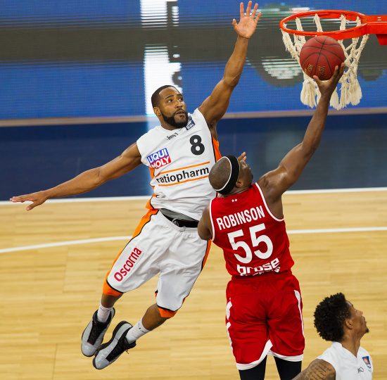 Bamberg, invicto en casa, a la final por la vía rápida y aún espera rival