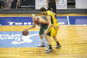 Ben Woodside, el primero en salir de Sevilla; rumbo al Turk Telekom