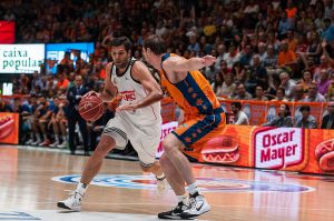 Felipe Reyes, de blanco hasta el final de su carrera