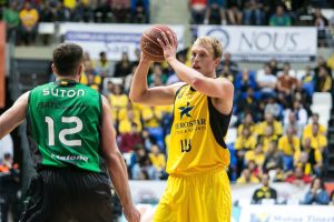 Luke Sikma, la primera pieza de la nueva pintura taronja