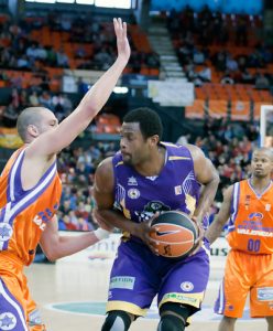 Lamont Barnes abandona Blancos de Rueda Valladolid