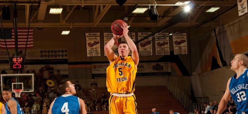 Ben Stelzer apunta a Basket Coruña