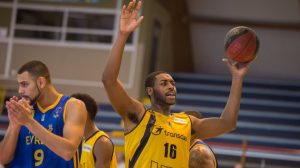 Los NCAA Rookies sí la saben meter en Europa: (II) Quintetos Gold