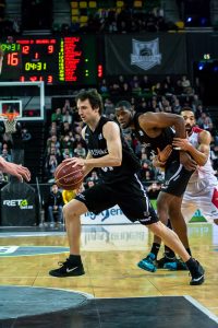 Raül López seguirá sentando cátedra con Dominion Bilbao Basket