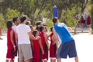 Selfies y canastas imposibles en el segundo día del Campus Víctor Claver
