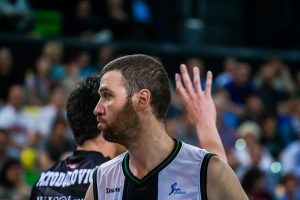 Albert Miralles desoye los cantos de sirena de Andorra y renueva con el FIATC Joventut