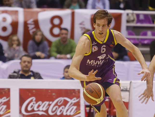 Javi Lucas, nueva pieza para el Palma Air Europa; Alejandro Alcoba seguirá en Melilla