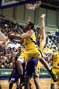 Cortaberria dice adiós, Heras deja Tenerife y Chagoyen sigue en Obradoiro