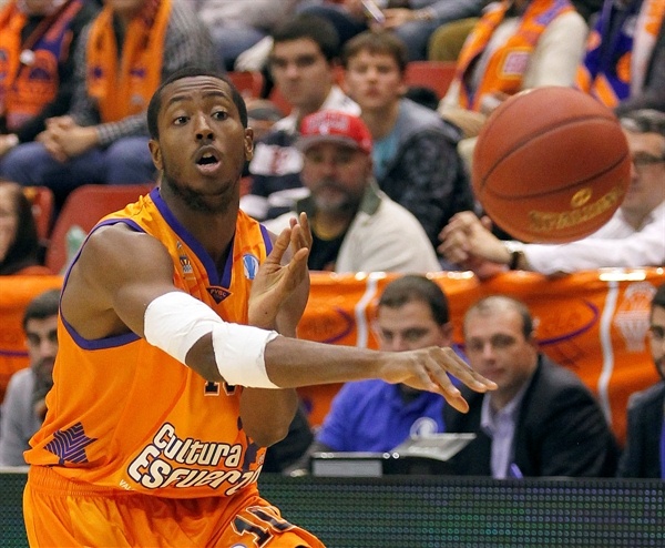 Larry Abia y Laszlo Dobos, juventud para Básquet Coruña