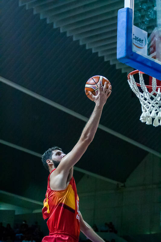 #RutaÑ15: Mirotic y Rudy lideran la victoria ante Polonia (71-64)