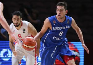 Croacia le pone la alfombra roja a una República Checa tocada por los ángeles (59-80)