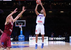Francia, Parker y cuatro más, a semifinales con 5 minutos mágicos (84-70)
