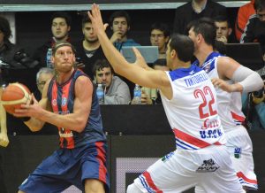 Walter Herrmann, rey de la fiesta inaugural de la Liga Nacional argentina