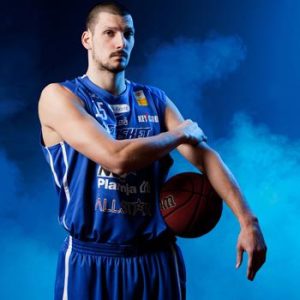 Matija Poscic, refuerzo croata para la pintura del Miraflores. Greven convence en Lleida