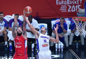 De Colo, Gobert y Fournier, trío de bronce ante una Serbia sin ideas (81-68)