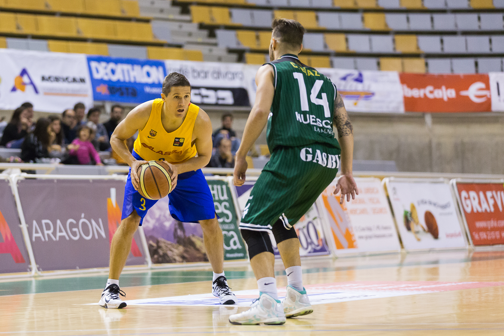 Cocinas.com arrolla a Oviedo. Paupérrima anotación de Lleida. Poscic, MVP
