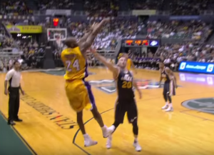 VÍDEO Kobe Bryant vuelve a anotar 257 días después