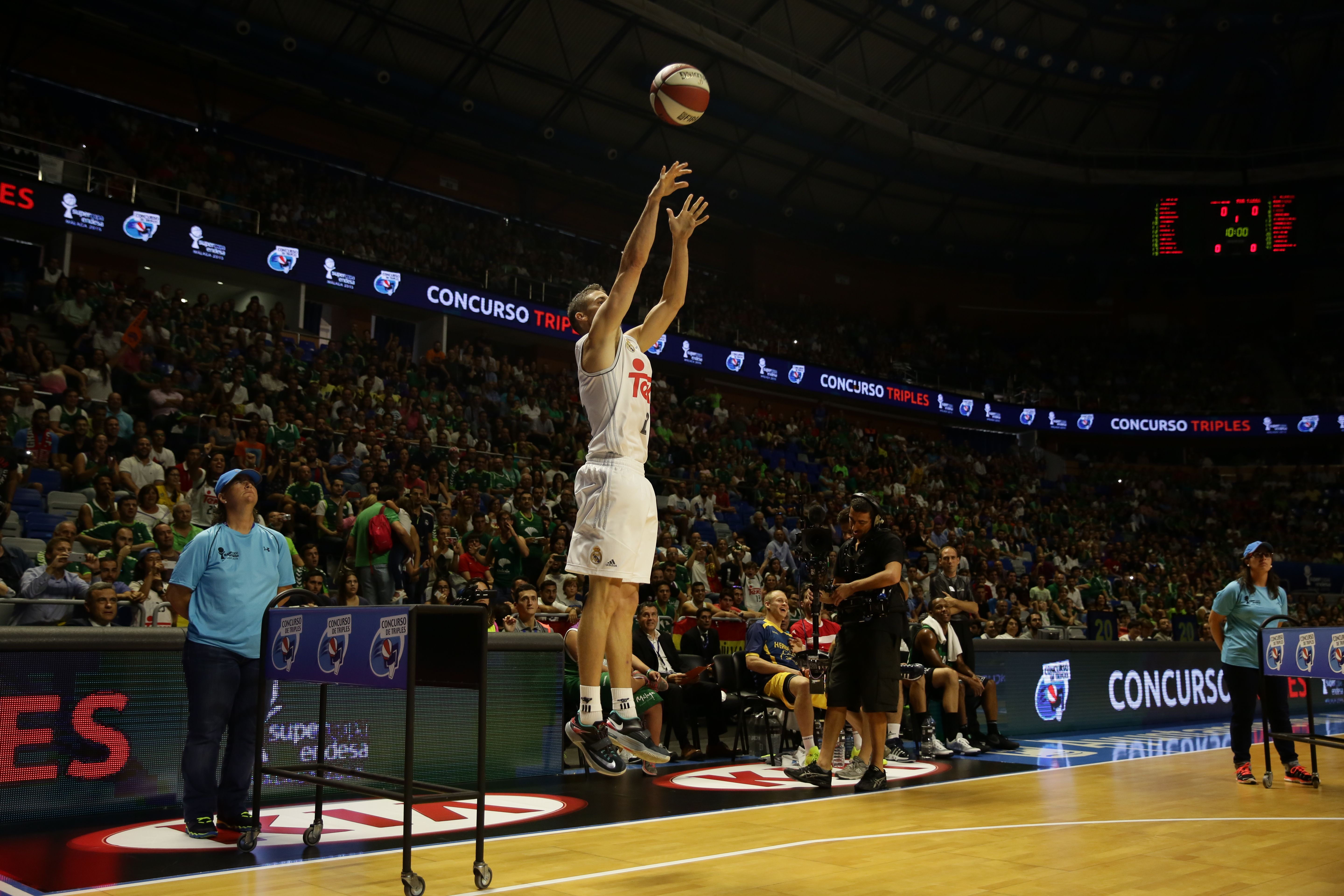 Jaycee Carroll se proclama campeón del concurso de triples