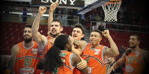 BSL: Adrien Moerman y Clay Tucker tumban al Efes y al Fenerbahce sobre la bocina