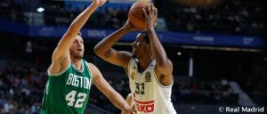 Más quebraderos de cabeza para el Real Madrid: preocupa la muñeca de Trey Thompkins