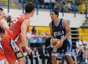 Breogán asalta el Marta Domínguez. 16 rebotes de Slezas en el 2-0 de Cáceres