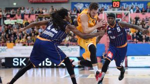 Berlín, Ludwigsburg y Würzburg, únicos invictos. Jerry Smith, MVP modesto