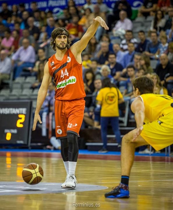 Granada, liderato y ambientazo. Valladolid se estrena. Zornotza y Marín no arrancan