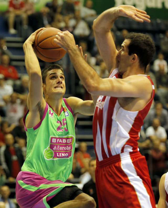 Siete puntos tras fracturarse el brazo: ni la lesión frena al joven talento Rade Zagorac