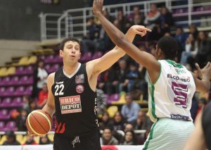 Sergio de la Fuente seguirá en Pucela. Dezelski, apuesta de ISB. Orellano a Zornotza