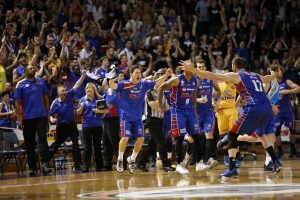 Australia: AJ Ogilvy y Chris Goulding on fire, 9 de 9 para Melbourne y Adelaide remonta 25