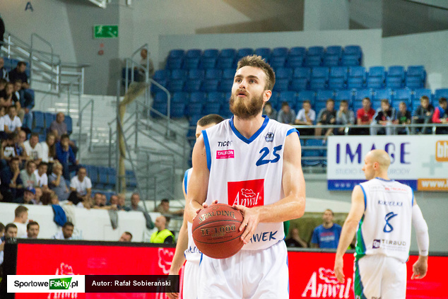 David Jelinek triunfa en Polonia promediando 29 puntos con el Amwil