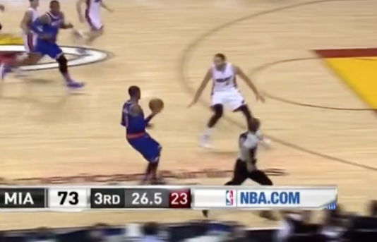 ¿Pasos?, ¿cuántos cuentas? Una acción de Carmelo Anthony crea debate en redes sociales