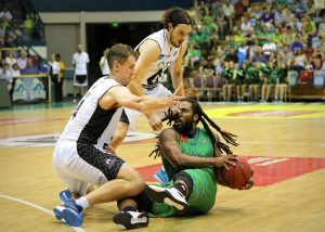 Australia: El killer Kirk Penney, el beer-gate y vuelven Josh Childress y Hakim Warrick