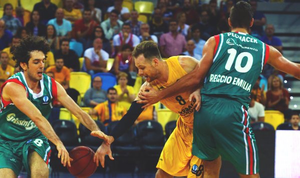 Pangos y Omic llevan al Gran Canaria a sobrevivir a la escabechina italiana (76-67)