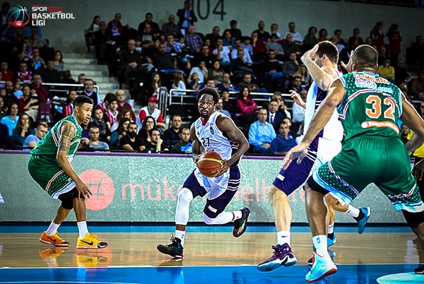 Usak, único equipo con una derrota; los 40 de Kalin Lucas y el show de Korkmaz
