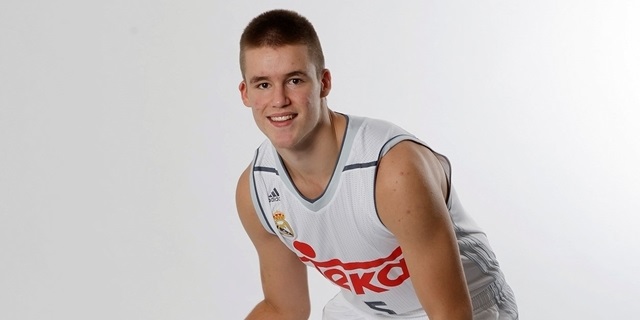 A tortas por Radoncic; el del Real Madrid podría jugar hasta en cuatro selecciones