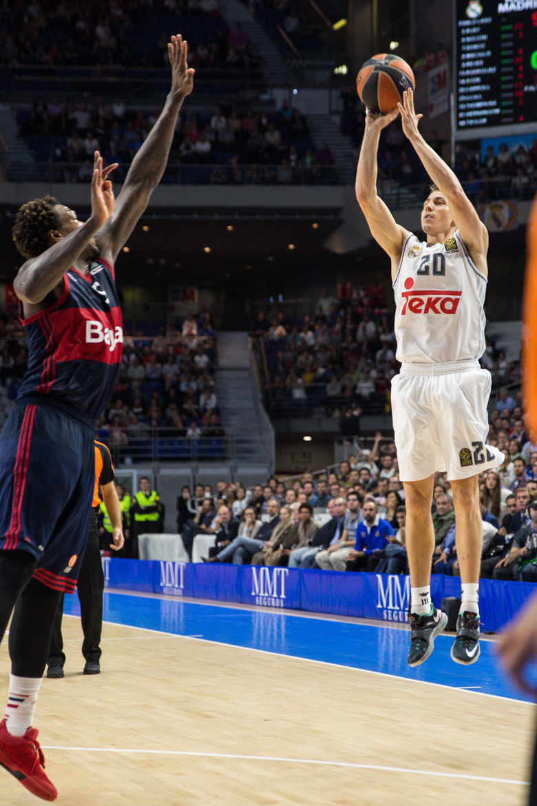 Un triple de Carroll evita que el let’s get physical del Bayern reine (101-99)