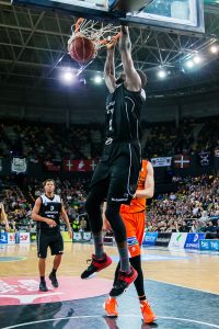 Dominion Bilbao Basket se desplaza a regañadientes a París pero James decide no viajar