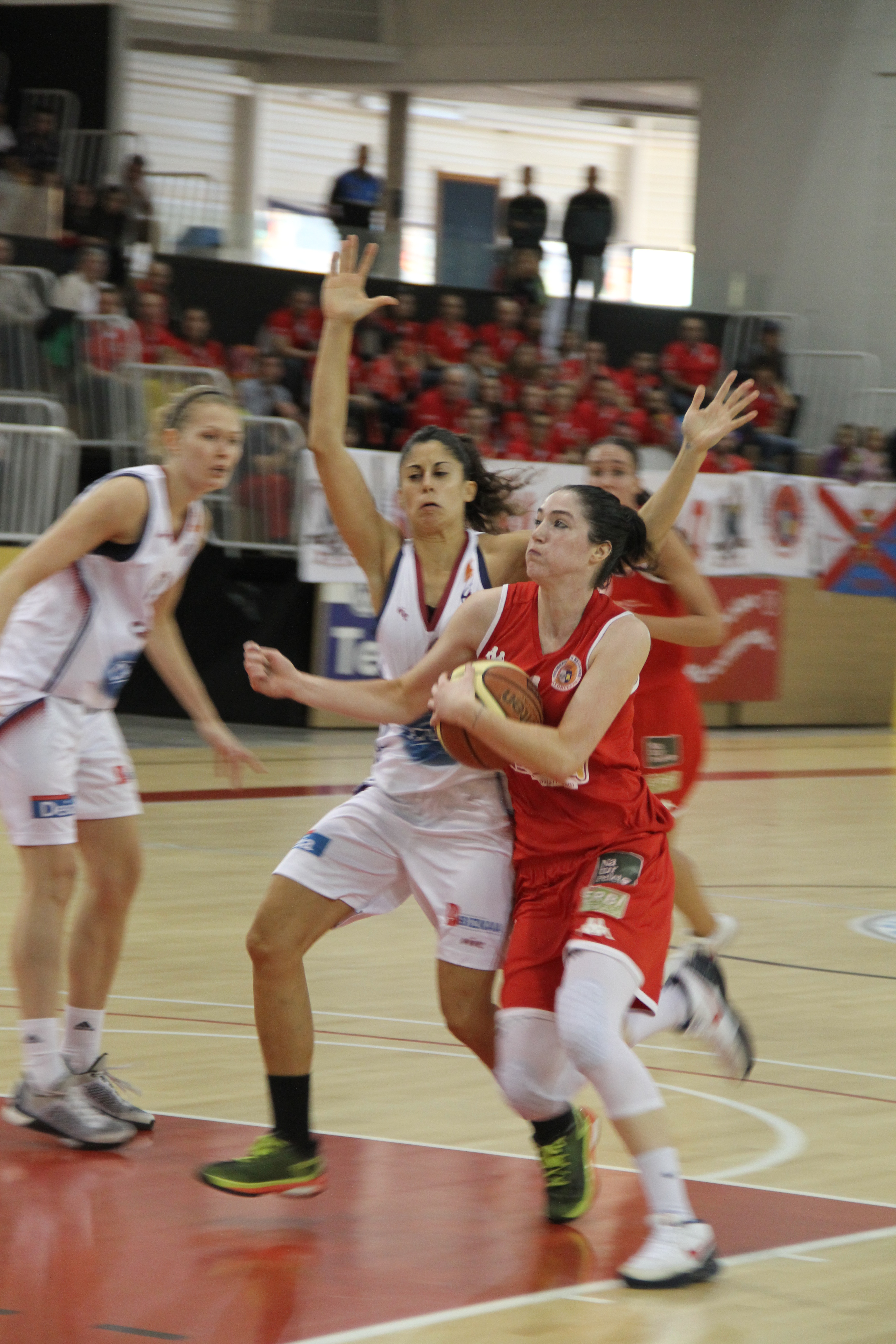 Bizkaia se cae de la cabeza; revolución en la clasificación; Bravard, MVP