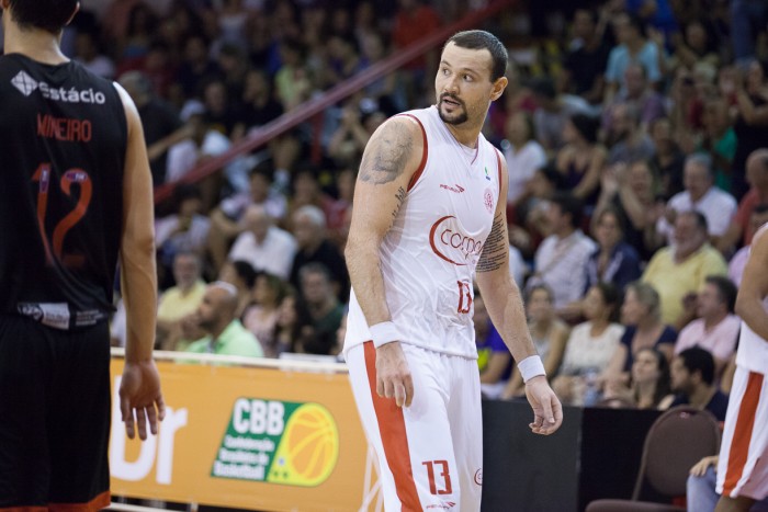 Rachas en Argentina, el invicto Paulistano y clasificación apretada en Chile