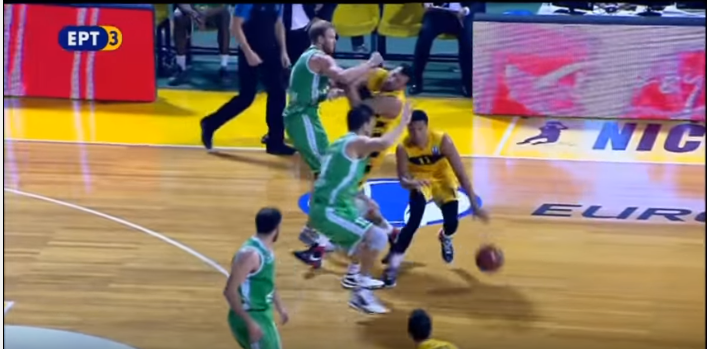 Anton Ponkrashov, 4 partidos de sanción y 40K de multa por su brutal agresión